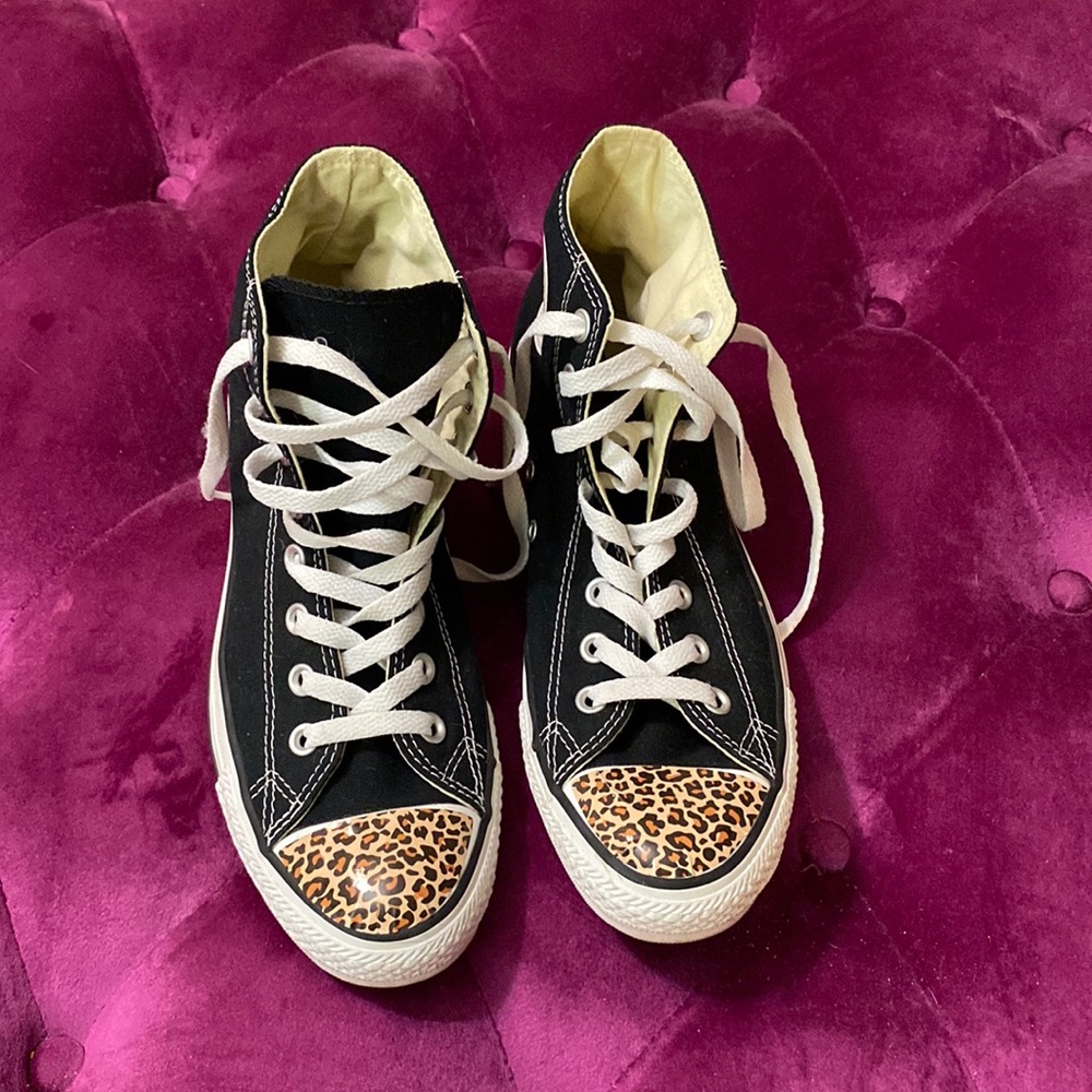 Converse high tops 9.5